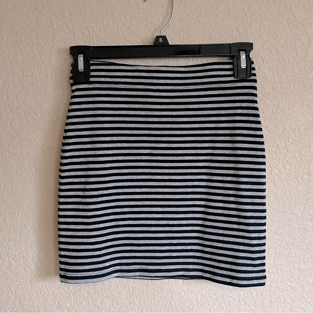 Black and Gray Striped Mini Skirt, Size 4